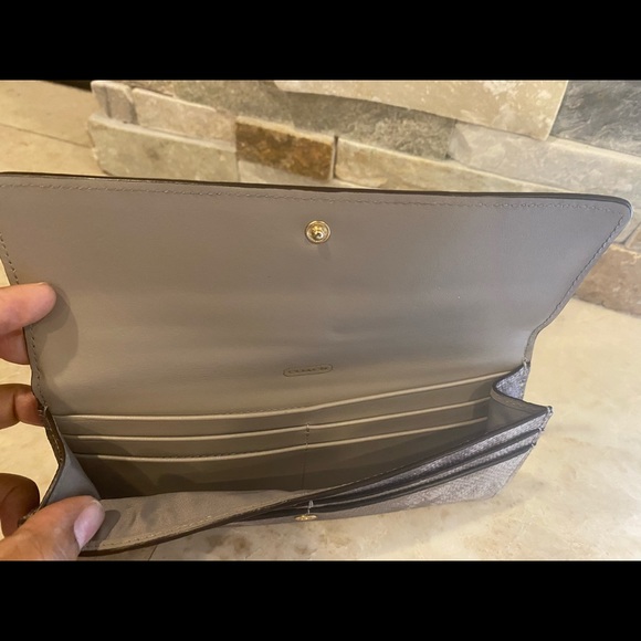 Coach Wallet - Picture 3 of 4